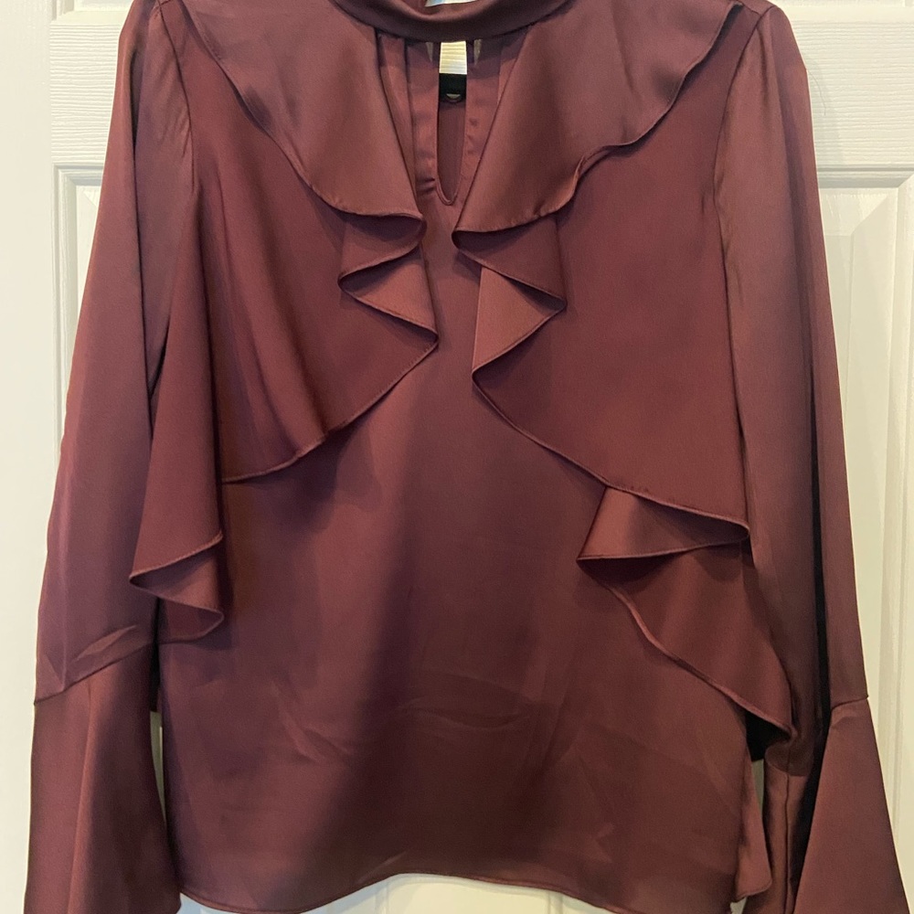 Tahari Arthur Levine satin long sleeve blouse